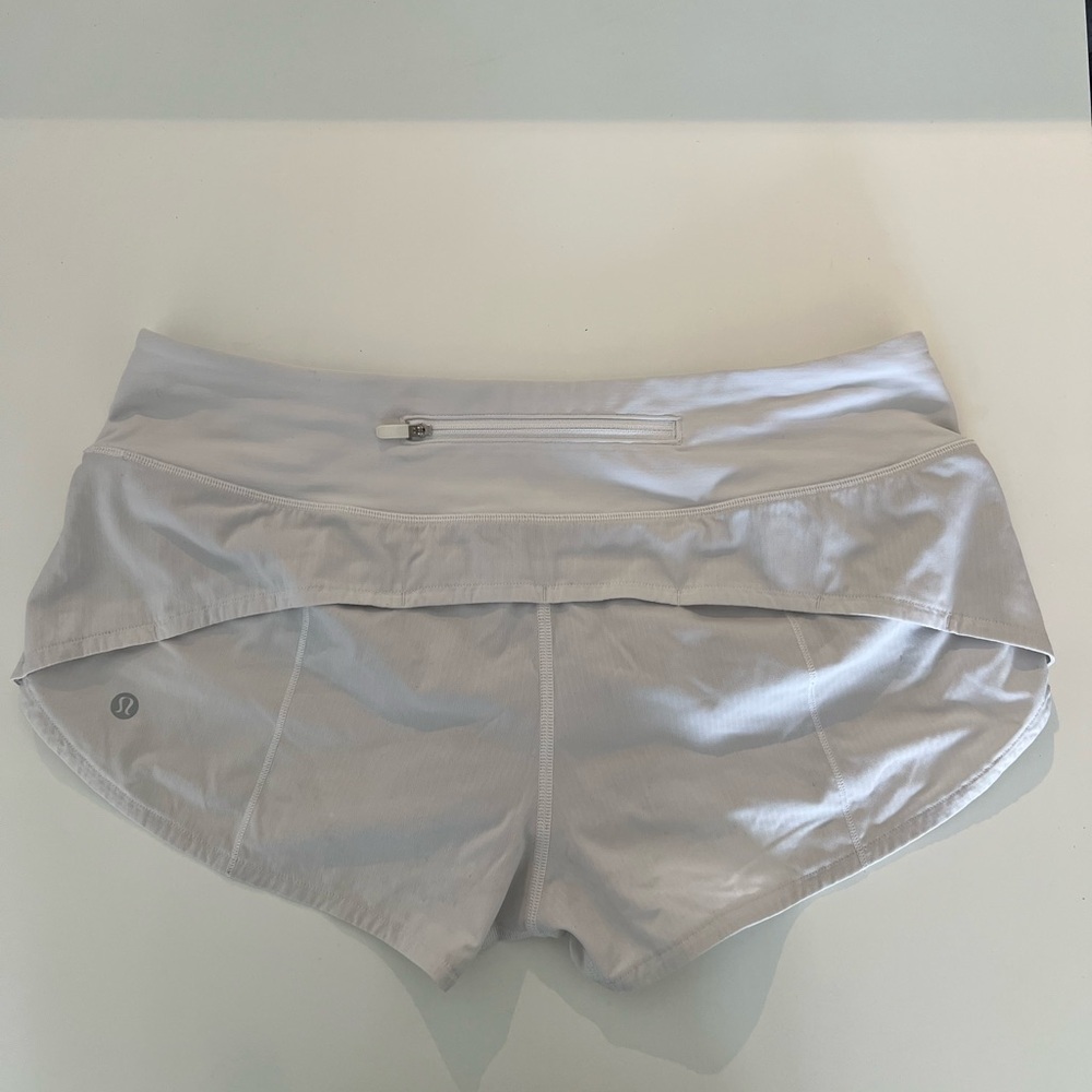 Lululemon Speed Up Shorts Low-Rise 2.5” Inseam Size 8 White